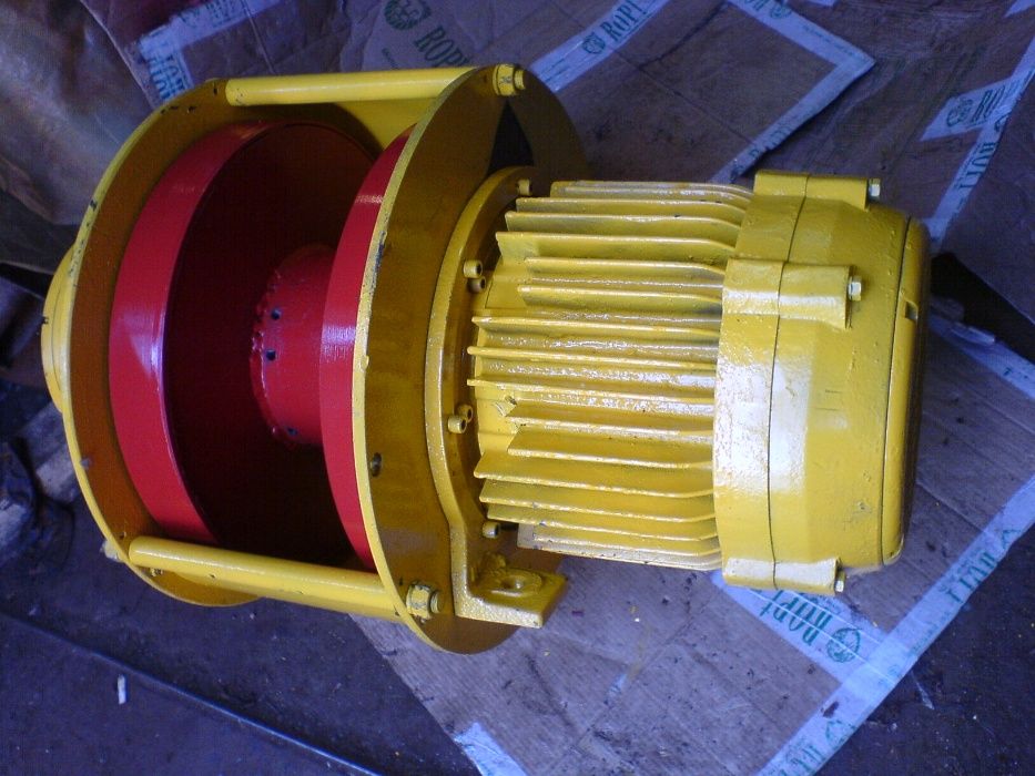 Лебёдка электрическая г/п-2т., канатоемкость -200м.