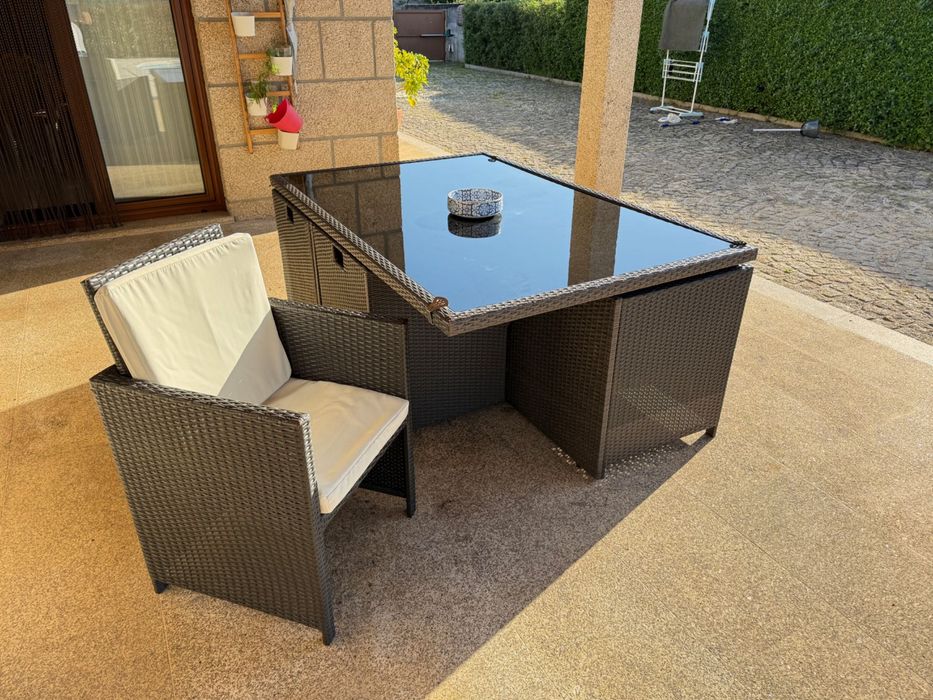 Conjunto Mesa e cadeiras de jardim em rattan sintético