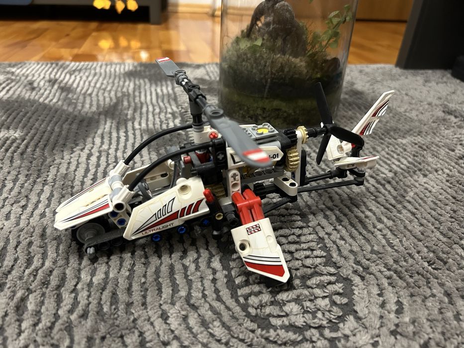 Sprzedam technic Lego ultralekki helikopter