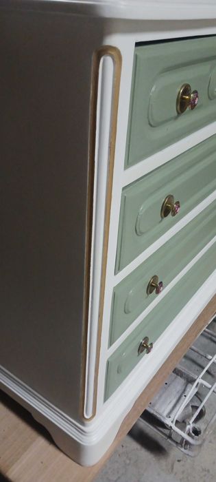 Cómoda restaurada nova