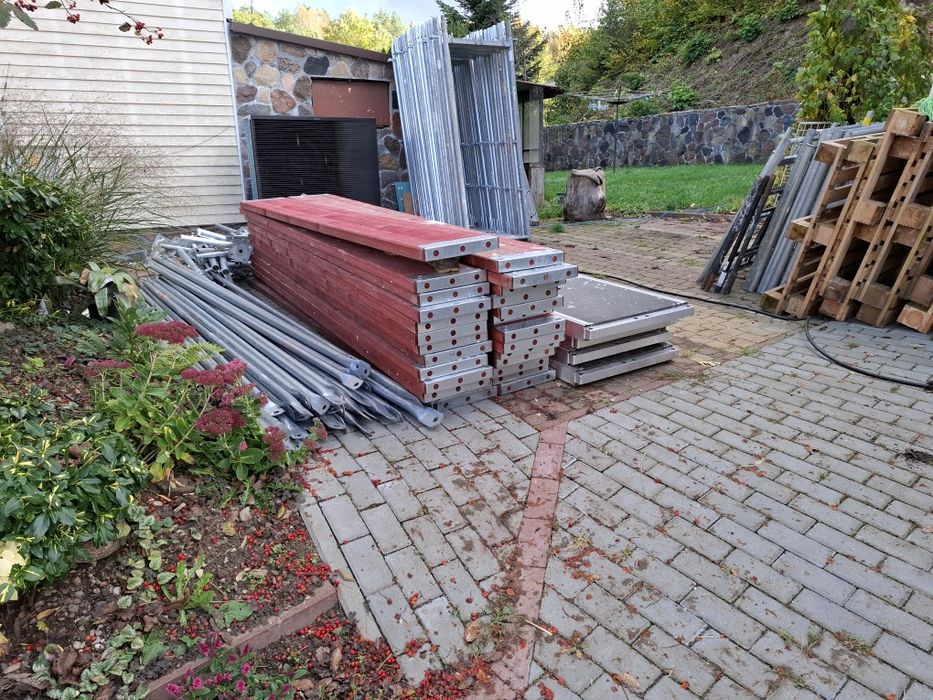 Rusztowanie fasadowe plettac