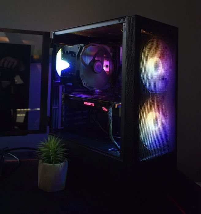 Komputer stacjonarny RYZEN 5 3600 4.2GHZ/GTX 1080/16 GB 3200mhz/RGB