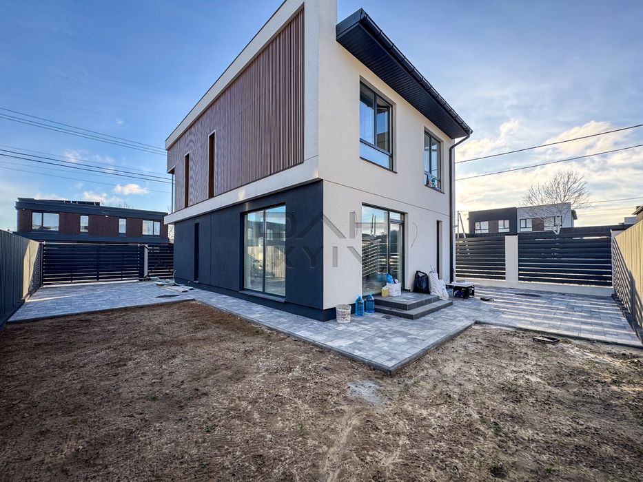 Окремий фасадний будинок 150 м², біля Ліцею №1, газ, асфальт