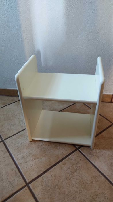 Móvel pequeno branco