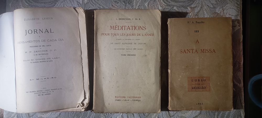 Livros antigos religião católica