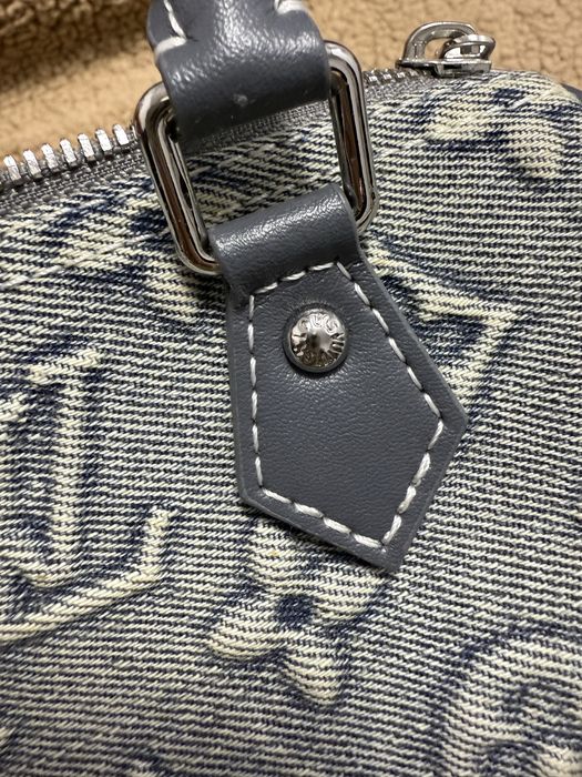 Чудова сумочка преміум якості, має всі лого