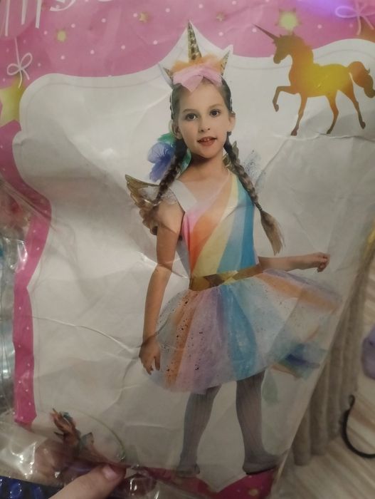 STRÓJ KOSTIUM przebranie  sukienka tęczowy jednorożec 122/128