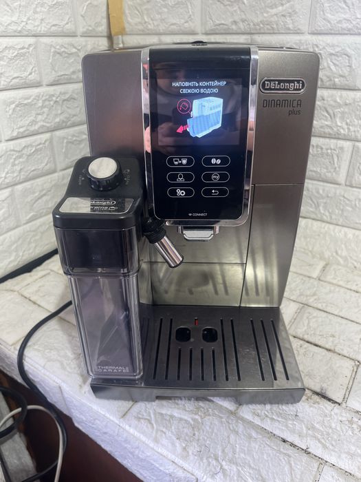 Кавомашина Delonghi dinamica plus