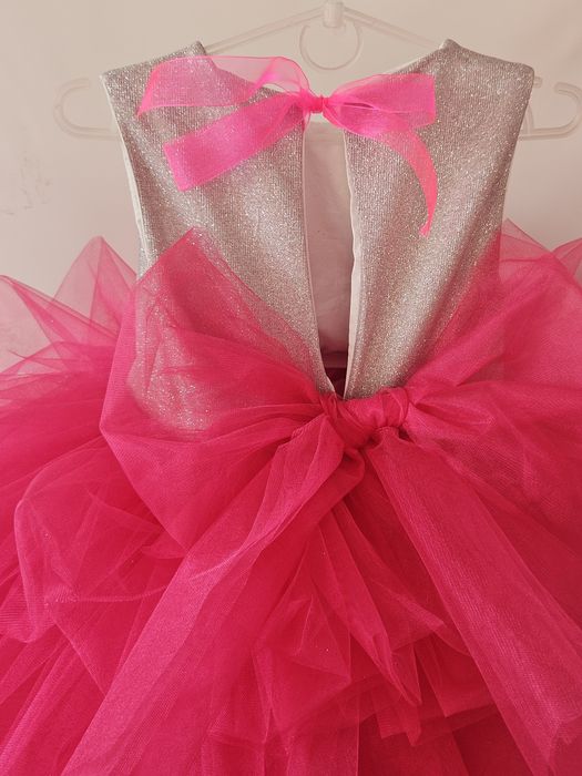 Платье на девочку 5-6 лет пышное малинка утриник в садик роза квітка