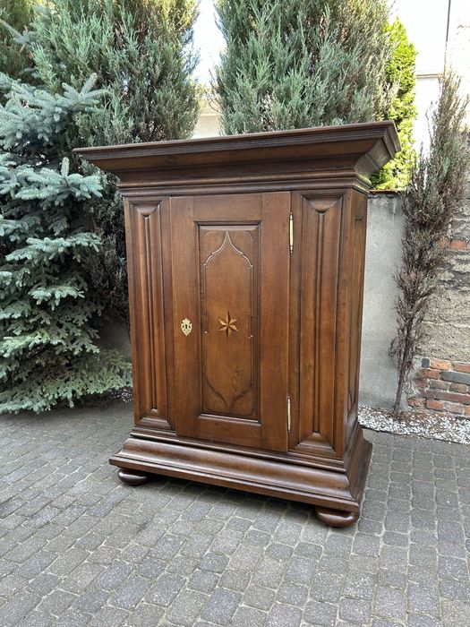 Szafa Antyczna Ubraniowa Kredens Bardzo Stara Antyk Po Renowacji