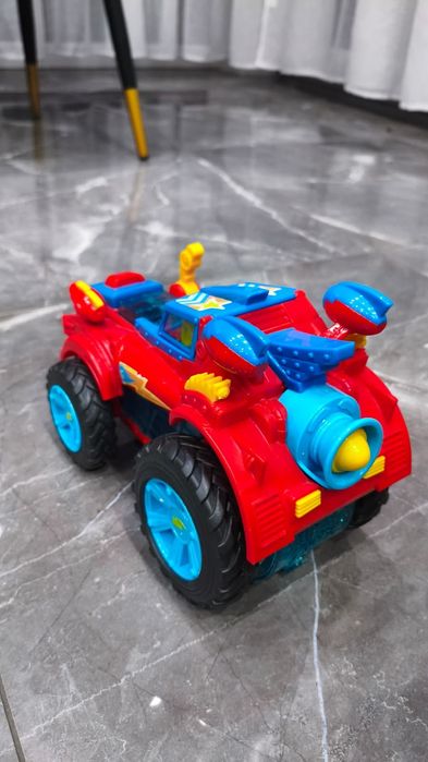 SuperZings pojazd zbieracz Hero Trick Monster Roller