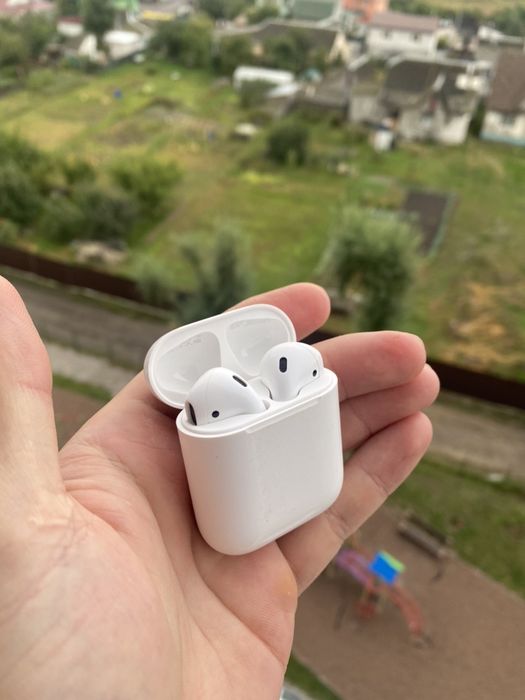 Airpods 2 MV7N2 б/у в хорошем состоянии