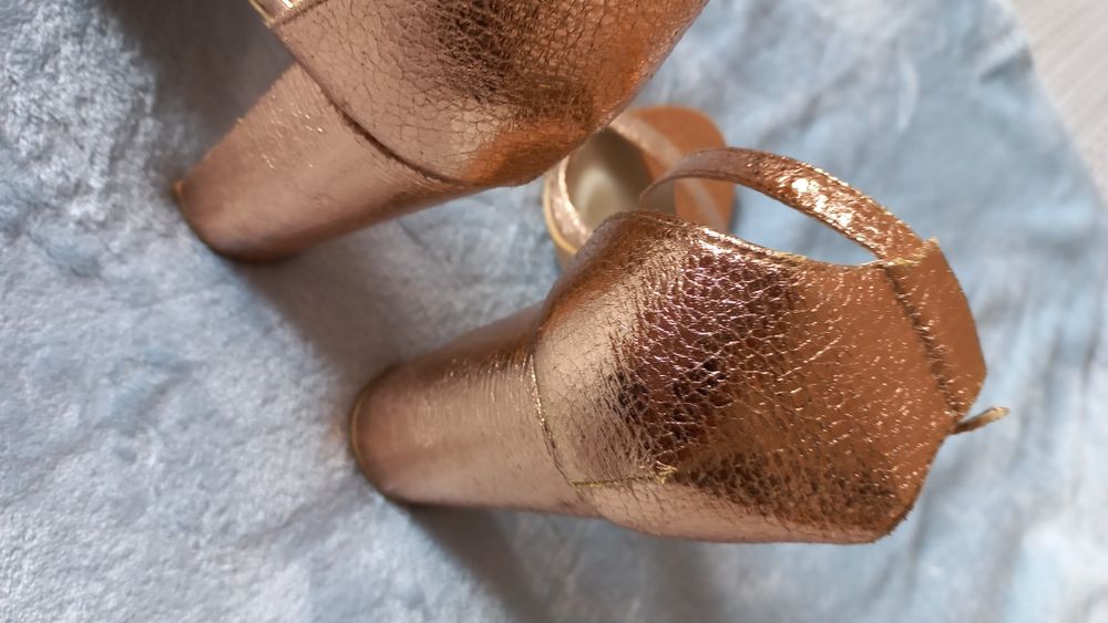 Sandálias rose gold