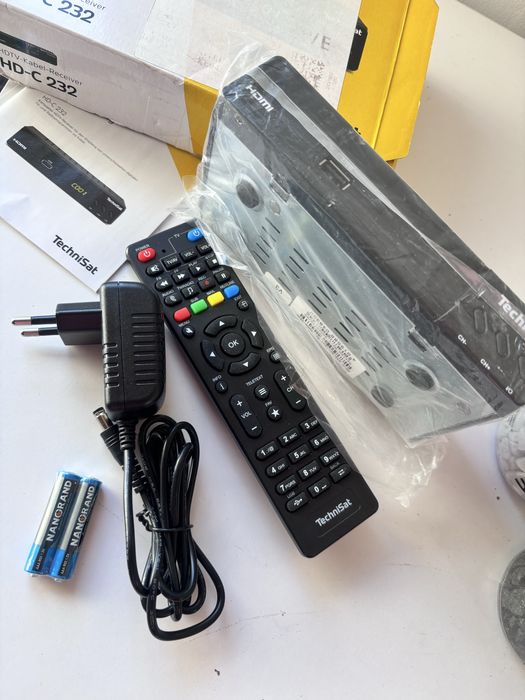 HD-C 232 to cyfrowy odbiornik kablowy HDTV marki TechniSat.