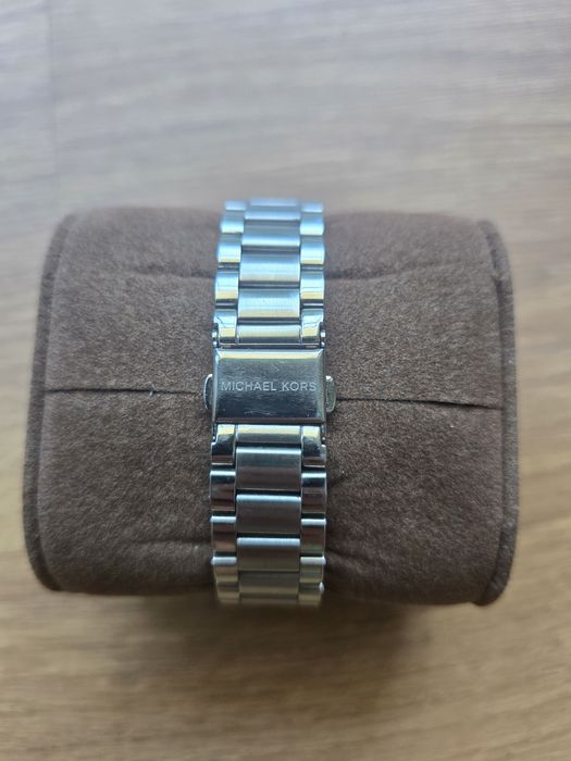 Mickael Kors MK5612 – 33mm – Aço – Cristais