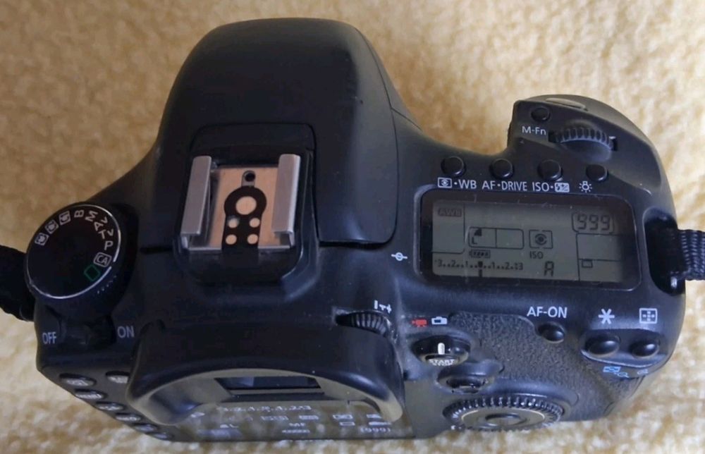 Продам Canon EOS 7D, body, повний комплект, пробіг 11600