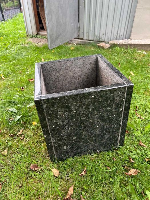 Donica z kamienia naturalnego granit