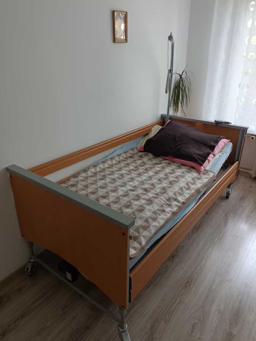 Łóżko rehabilitacyjne używane - bardzo dobry stan