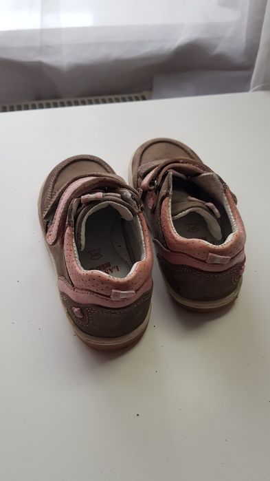 Buty dziewczęce rozmiar 23 firmy Lasocki
