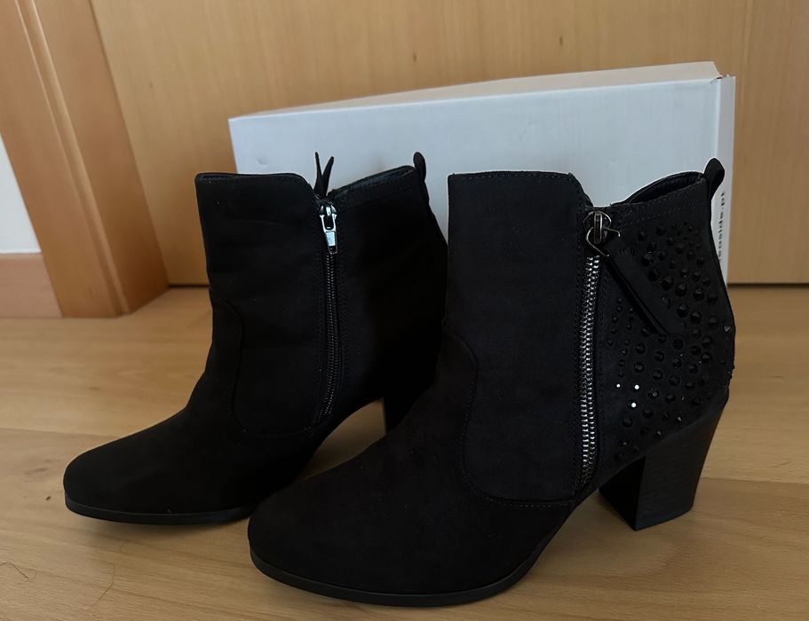Botas Pretas Confortáveis NOVAS Nº 39
