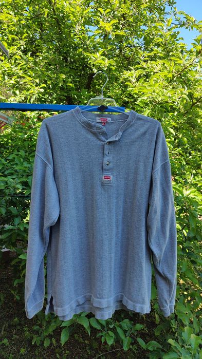 Sweter levis fajny