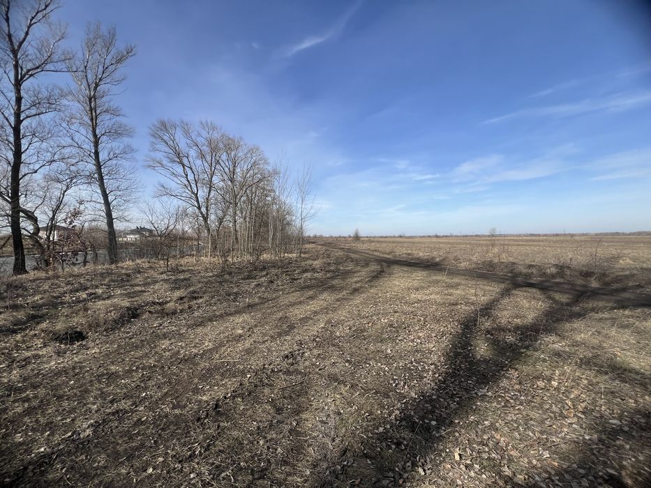 Продаж ділянки  від 10 га , 1-ша лінія до води с. Погреби