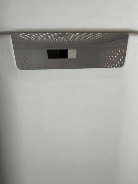 Biały kosz na pranie Curver Infinity 60L