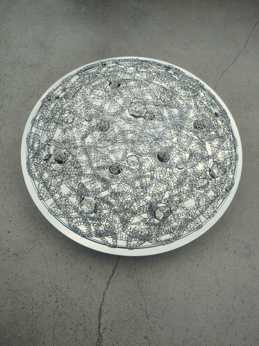 Stylowy, okrągły plafon sufitowy z kryształkami