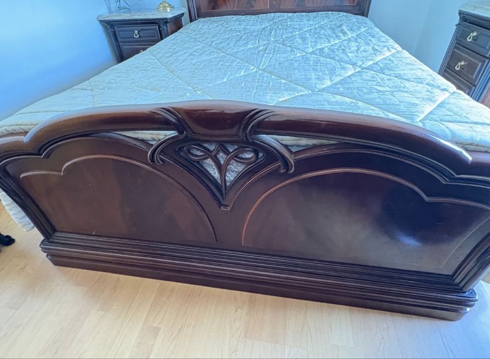 Cama de casal Mogno 140x190 (venda URGENTE)