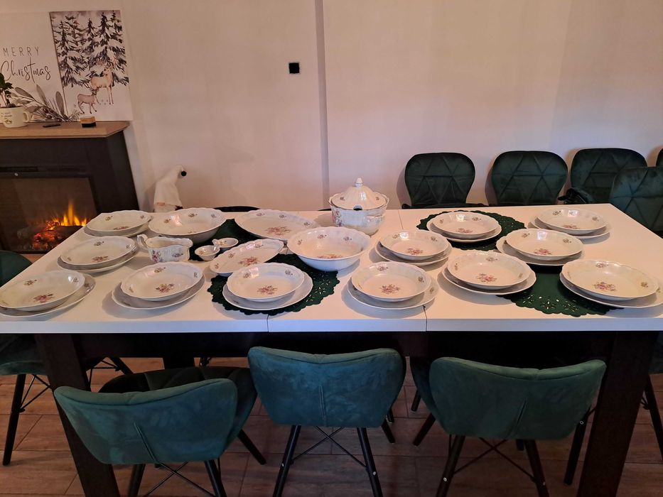 Piekny, porcelanowy zestaw obiadowy 43