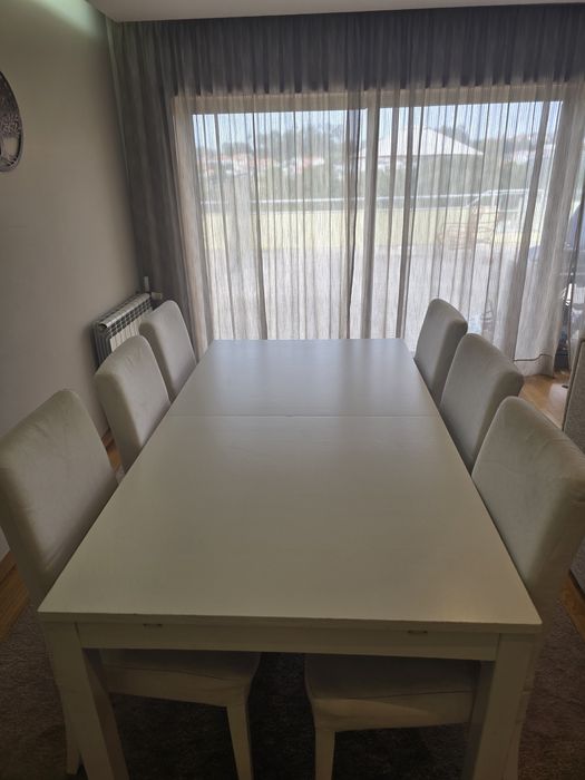 Vendo Mesa e Cadeiras