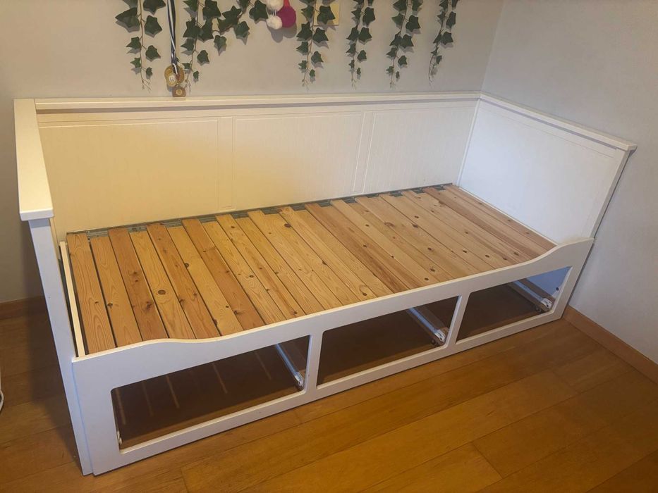 Cama Hemnes IKEA solteiro/casal com 3 gavetões e 2 colchões 80 x 200