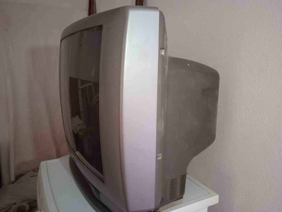 Televisão de caixa SANYO