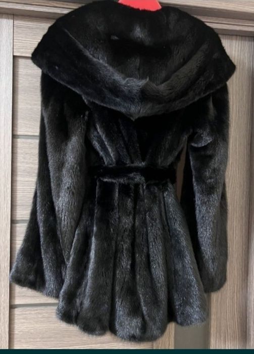 Blackglama Hafa норковая шуба Греция новая с капюшоном