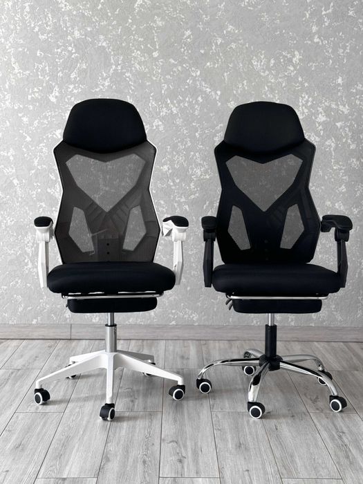 Геймерське крісло ЧОРНЕ І БІЛЕ Компютерне Крісло з тканини з підніжкою