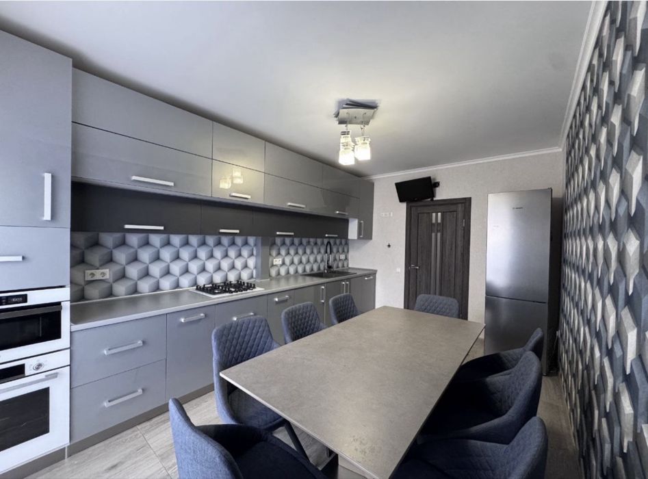 Продається 2-х кімнатна квартира на Каскаді