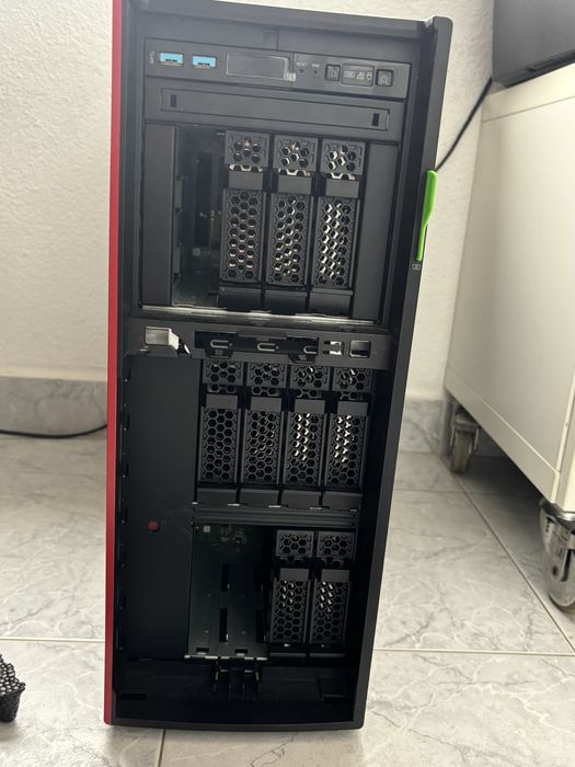 Fujitsu Primergy TX1330 M4