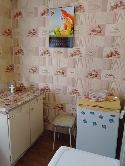 Подобово 1к , р-н  критий ринок -літак