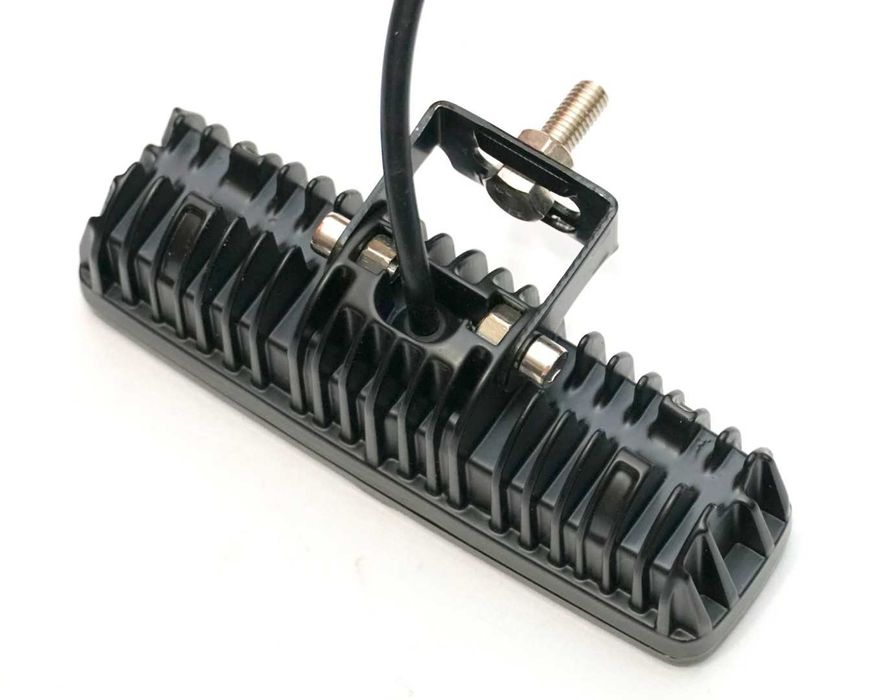 LED BAR listwa 4x4 œwiat³o drogowe 6D 12-24V 20W 2000LM