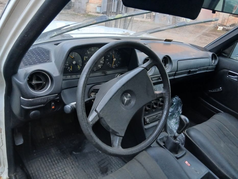 W123 2.5b Mercedes