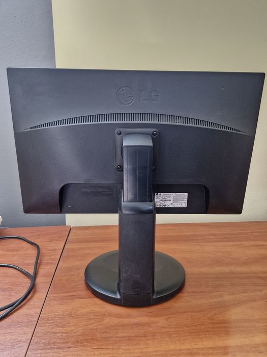 Монітор LG flatron IPS231PX