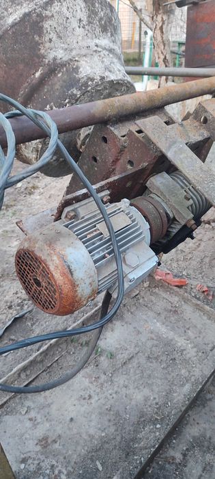 Бетонозмішувач побутовий електричний 380В