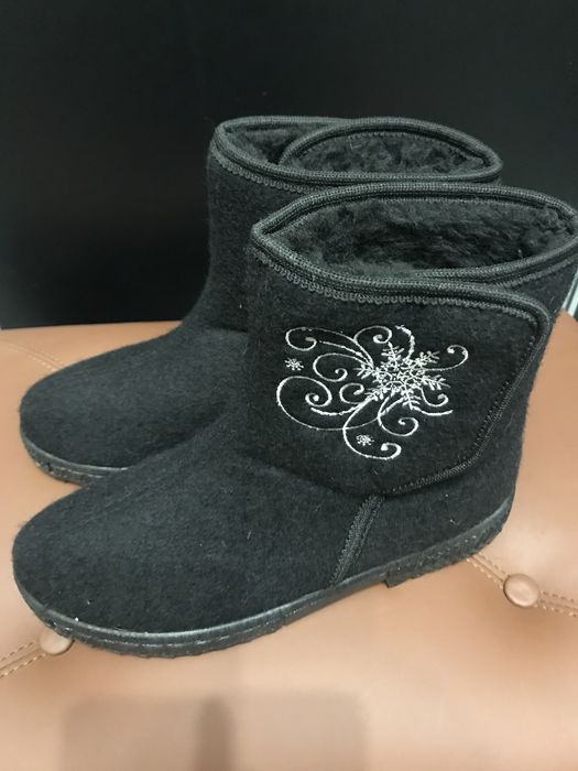 Зимові туфлі ,жіночі