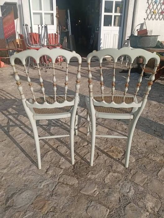 Cadeiras estilo Chiavari