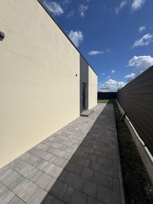 Продам  БЕЗ КОМІСІЇ новий будинок з ремонтом 80 км від м. Києва