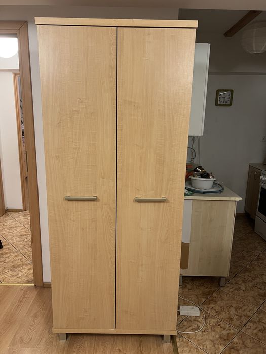 Szafa kanapa witryny szafki - za wszystko 1000 zl.