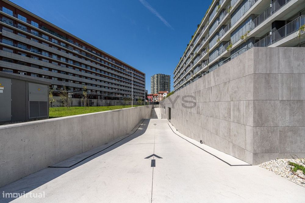 Apartamento T0 Novo em condomínio fechado com Varanda