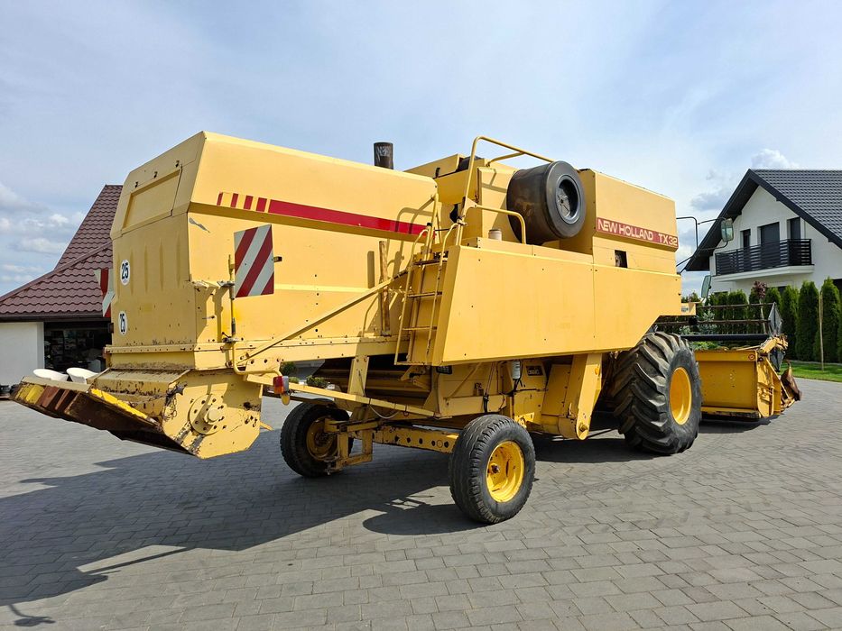 Kombajn Zbożowy New Holland TX 32