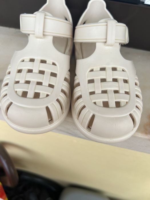 Sandalias vitoria tamanho 22