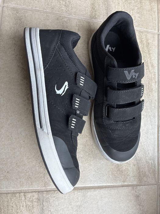 Damskie buty sportowe
